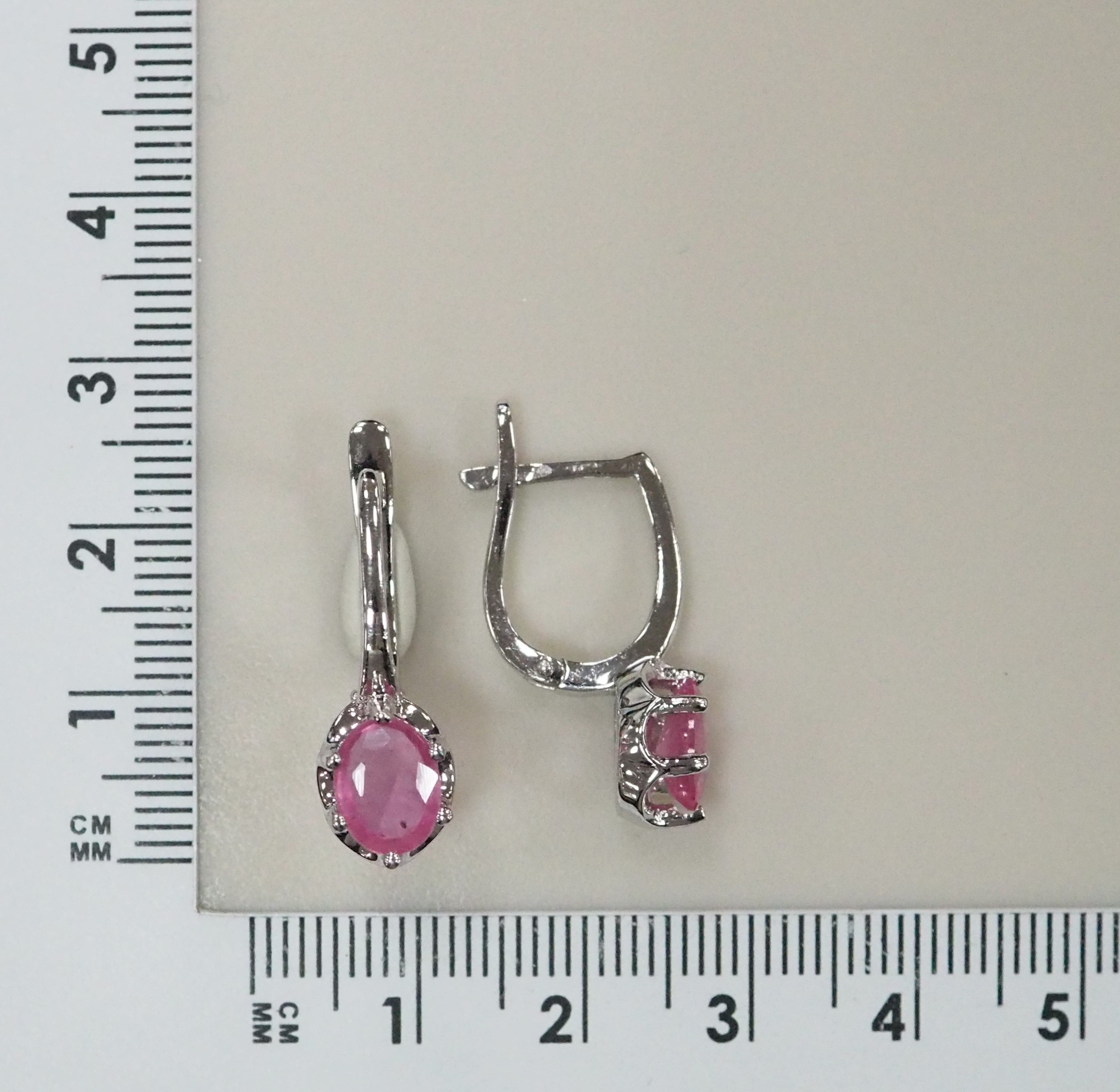 Серебряные серьги с розовыми сапфирами